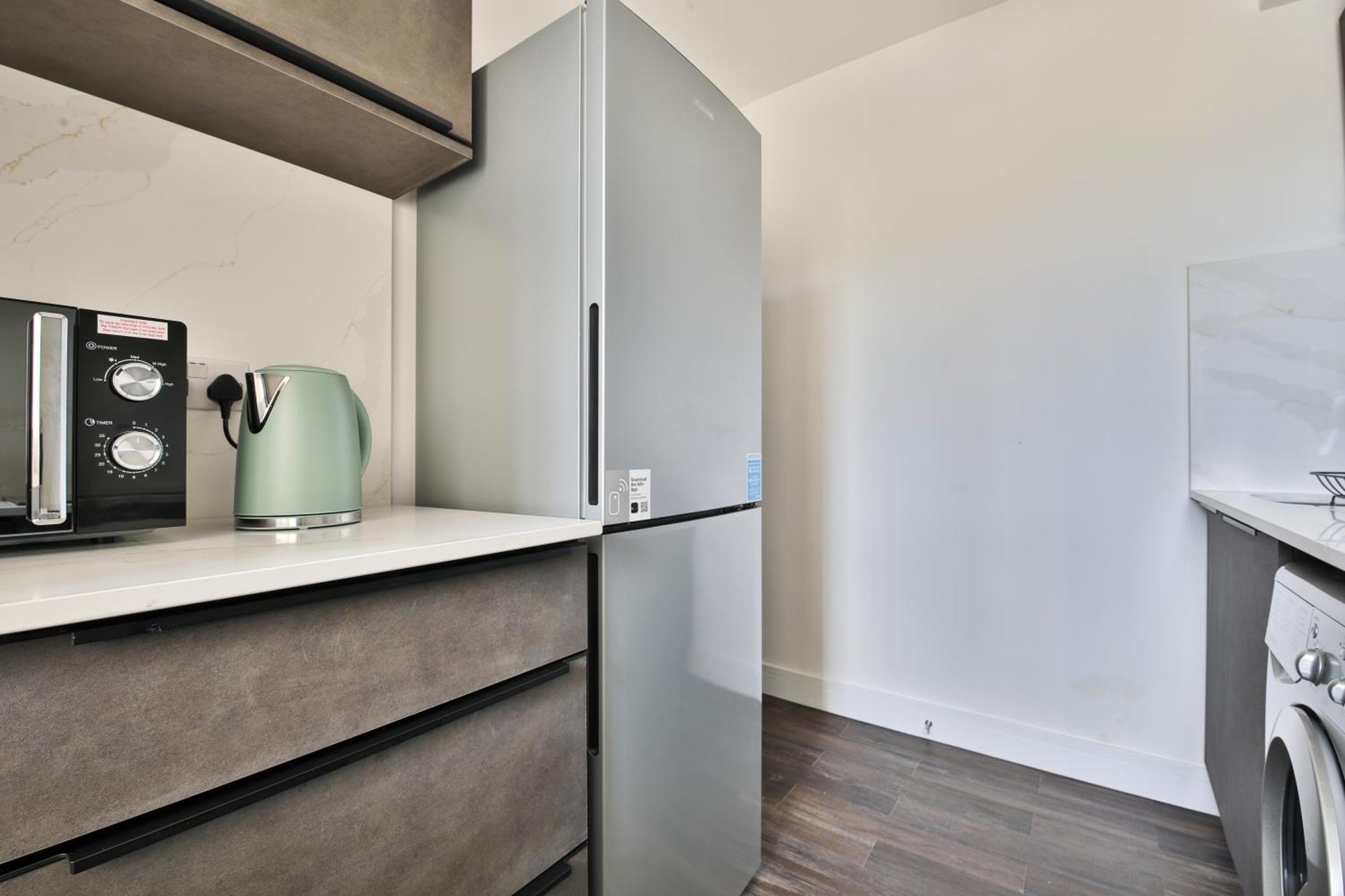 Amber Vista 2 Bedroom Apartments- Supermarket, Coffee Shop, Restaurants & Parking Below كارديف المظهر الخارجي الصورة
